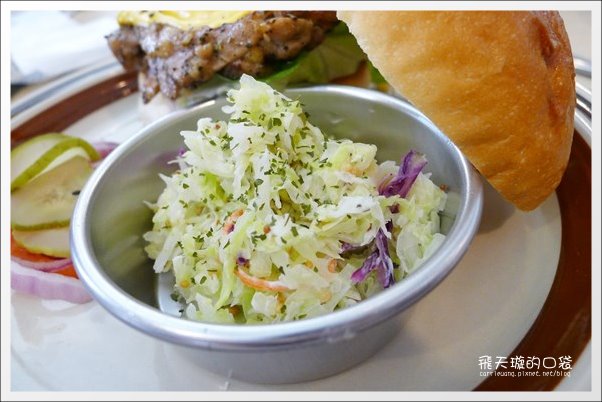 愛吃借口火烤漢堡專賣店．Hungry Jacob：台中好吃漢堡推薦！ @飛天璇的口袋