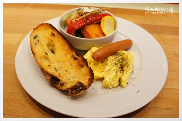 目覺咖啡三店．mezamashikohi-trio：精明一街商圈咖啡館推薦 @飛天璇的口袋