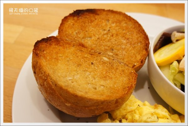 目覺咖啡三店．mezamashikohi-trio：精明一街商圈咖啡館推薦 @飛天璇的口袋