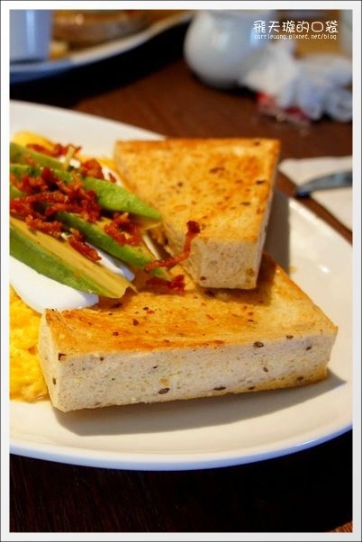 貳樓餐廳．Second Floor@仁愛店｜份量十足的爆紅早午餐店推薦 @飛天璇的口袋