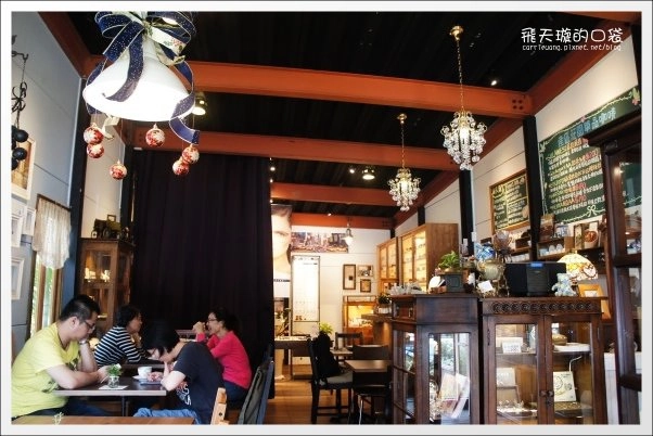 【台中下午茶】47 Caf&eacute;．似棲咖啡。隱藏在七期豪宅中的小木屋咖啡館~ @飛天璇的口袋