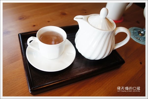 【台中下午茶】47 Caf&eacute;．似棲咖啡。隱藏在七期豪宅中的小木屋咖啡館~ @飛天璇的口袋