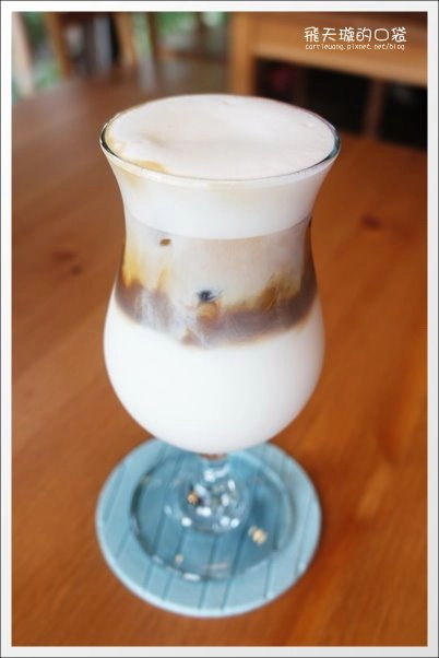 【台中下午茶】47 Caf&eacute;．似棲咖啡。隱藏在七期豪宅中的小木屋咖啡館~ @飛天璇的口袋