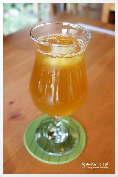 【台中下午茶】47 Caf&eacute;．似棲咖啡。隱藏在七期豪宅中的小木屋咖啡館~ @飛天璇的口袋