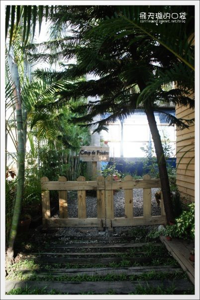 【台中下午茶】47 Caf&eacute;．似棲咖啡。隱藏在七期豪宅中的小木屋咖啡館~ @飛天璇的口袋