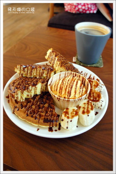 【台中下午茶】時光咖啡。這家鬆餅可以排進我心中台中鬆餅界的前三名 @飛天璇的口袋