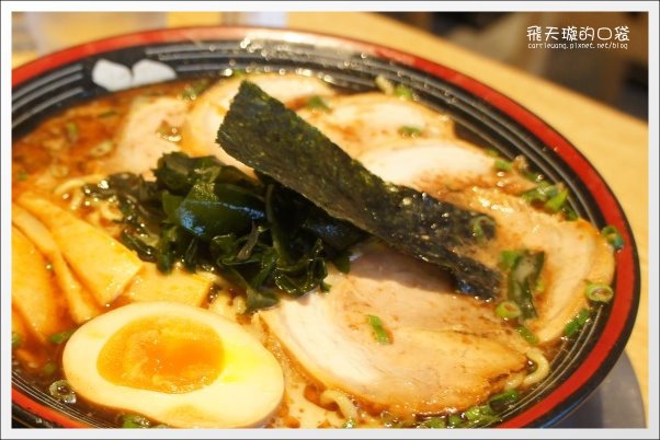 屯京拉麵｜來自池袋的人氣拉麵店，值得排隊的好味道 @飛天璇的口袋