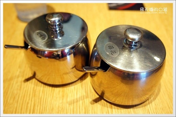 屯京拉麵｜來自池袋的人氣拉麵店，值得排隊的好味道 @飛天璇的口袋