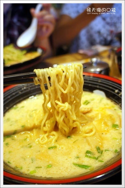 屯京拉麵｜來自池袋的人氣拉麵店，值得排隊的好味道 @飛天璇的口袋