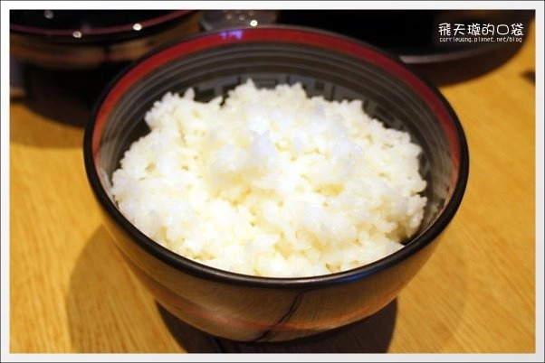 屯京拉麵｜來自池袋的人氣拉麵店，值得排隊的好味道 @飛天璇的口袋