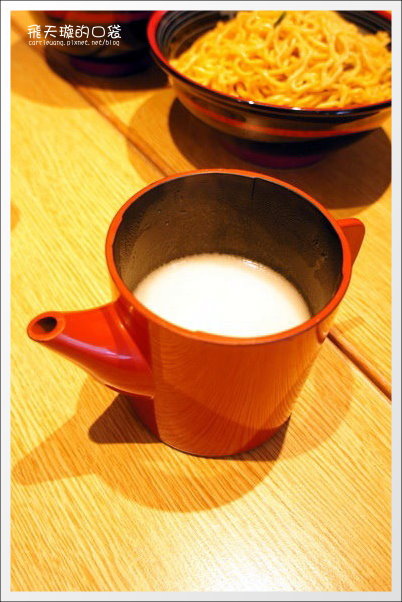 屯京拉麵｜來自池袋的人氣拉麵店，值得排隊的好味道 @飛天璇的口袋