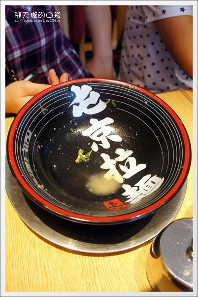 屯京拉麵｜來自池袋的人氣拉麵店，值得排隊的好味道 @飛天璇的口袋