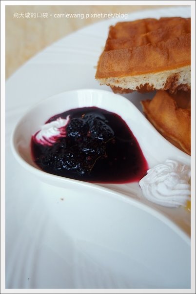 【台中下午茶】Buggy Coffee．蟲子咖啡。咖啡好濃、鬆餅&hellip;就那樣！ @飛天璇的口袋