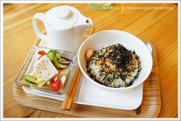 【台中下午茶】Labbito Caf&eacute;。草悟道旁充滿日式風格的兔子餐廳 @飛天璇的口袋