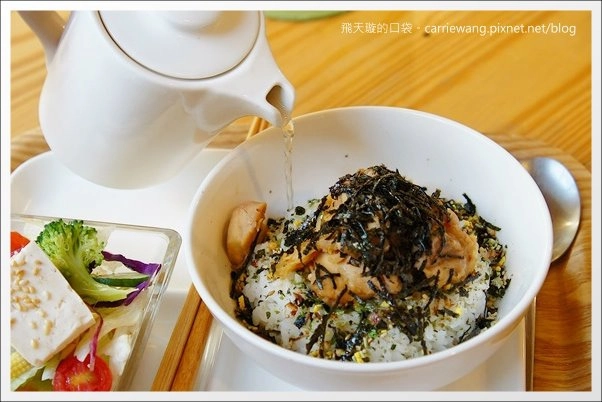 【台中下午茶】Labbito Caf&eacute;。草悟道旁充滿日式風格的兔子餐廳 @飛天璇的口袋