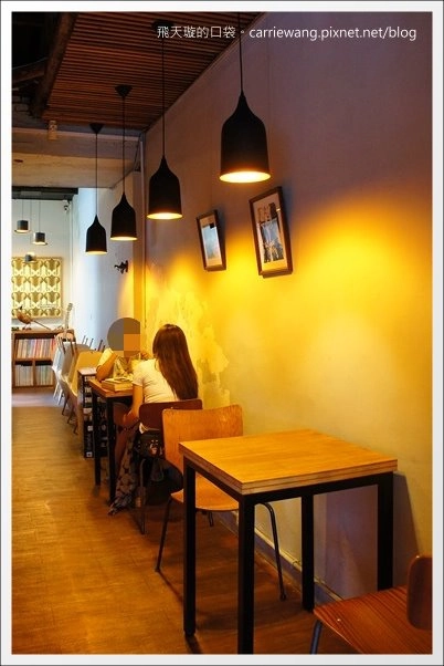 【台中下午茶】Ino Caf&eacute;。草悟道旁的咖啡廳，環境還不錯&hellip; @飛天璇的口袋