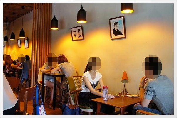 【台中下午茶】Ino Caf&eacute;。草悟道旁的咖啡廳，環境還不錯&hellip; @飛天璇的口袋