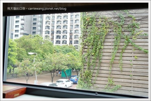 【台中下午茶】Ino Caf&eacute;。草悟道旁的咖啡廳，環境還不錯&hellip; @飛天璇的口袋