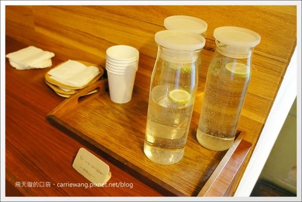 【台中下午茶】Ino Caf&eacute;。草悟道旁的咖啡廳，環境還不錯&hellip; @飛天璇的口袋