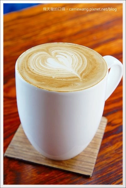 【台中下午茶】Ino Caf&eacute;。草悟道旁的咖啡廳，環境還不錯&hellip; @飛天璇的口袋