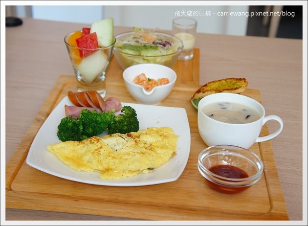 【台中餐廳推薦】梨子咖啡館@崇德店。溫馨樂活親子餐廳推薦！ @飛天璇的口袋