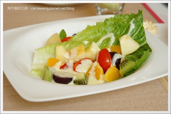 【台中餐廳推薦】梨子咖啡館@崇德店。溫馨樂活親子餐廳推薦！ @飛天璇的口袋