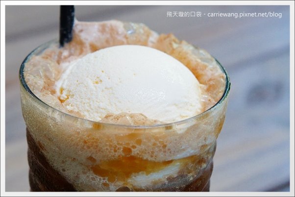 台中南屯｜Edia Cafe．台中老字號咖啡館，鬆餅雖然樸實卻好吃 @飛天璇的口袋