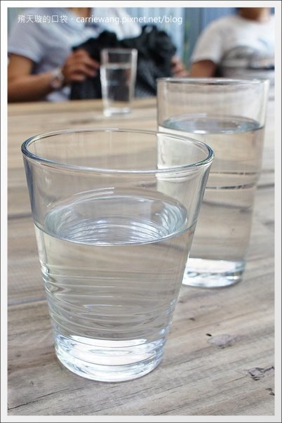 台中南屯｜Edia Cafe．台中老字號咖啡館，鬆餅雖然樸實卻好吃 @飛天璇的口袋