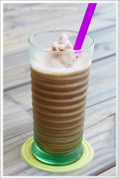 台中南屯｜Edia Cafe．台中老字號咖啡館，鬆餅雖然樸實卻好吃 @飛天璇的口袋