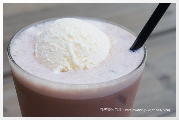 台中南屯｜Edia Cafe．台中老字號咖啡館，鬆餅雖然樸實卻好吃 @飛天璇的口袋