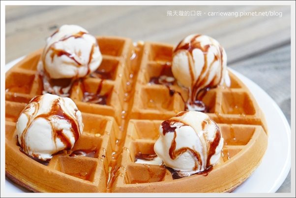 台中南屯｜Edia Cafe．台中老字號咖啡館，鬆餅雖然樸實卻好吃 @飛天璇的口袋