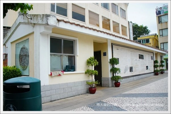 澳門氹仔｜官也街一日遊．大利來記豬扒飽．沙度娜木糠布甸．官也街．鉅記餅家．咀香園餅家．晃記餅家．好美味咖喱魚蛋．正斗咖喱大魚蛋 @飛天璇的口袋