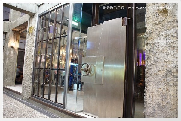 【台中冰品推薦】台中市第四信用合作社．宮原眼科二店。到銀行吃冰~ @飛天璇的口袋