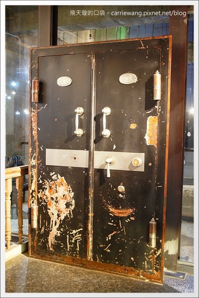 【台中冰品推薦】台中市第四信用合作社．宮原眼科二店。到銀行吃冰~ @飛天璇的口袋