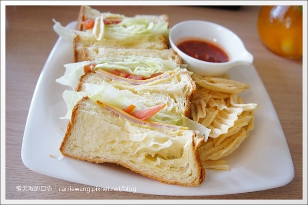 【台中餐廳推薦】梨子咖啡館@崇德店。溫馨樂活親子餐廳推薦！ @飛天璇的口袋