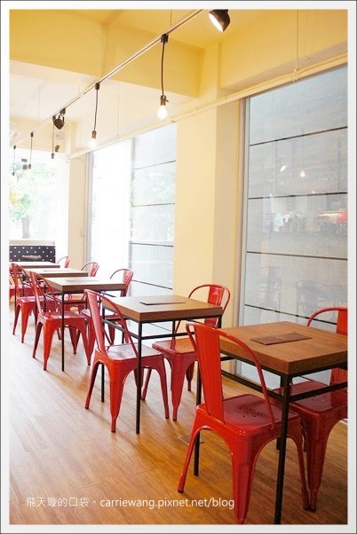 【台中下午茶】StayReal Caf&eacute;。五月天阿信的店，體驗潮與搖滾精神~ @飛天璇的口袋