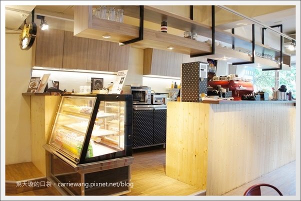 【台中下午茶】StayReal Caf&eacute;。五月天阿信的店，體驗潮與搖滾精神~ @飛天璇的口袋