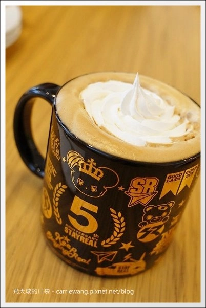 【台中下午茶】StayReal Caf&eacute;。五月天阿信的店，體驗潮與搖滾精神~ @飛天璇的口袋