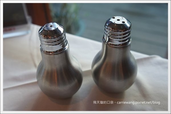 【台中牛排餐廳】金磚極品牛排．商業午餐。祝我自已生日快樂，也大家新年快樂！Happy 2013~ @飛天璇的口袋