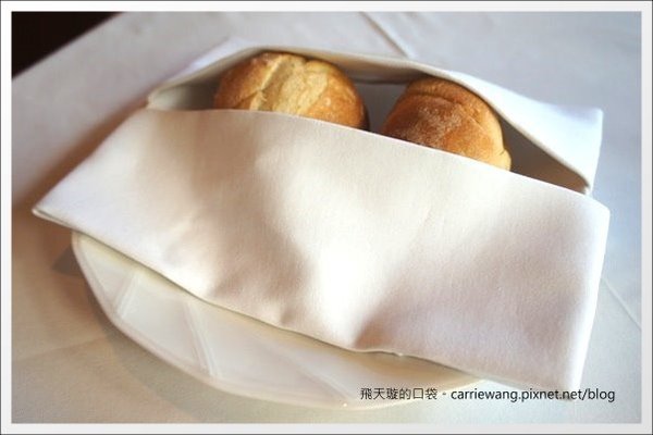 【台中牛排餐廳】金磚極品牛排．商業午餐。祝我自已生日快樂，也大家新年快樂！Happy 2013~ @飛天璇的口袋