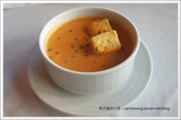 【台中牛排餐廳】金磚極品牛排．商業午餐。祝我自已生日快樂，也大家新年快樂！Happy 2013~ @飛天璇的口袋