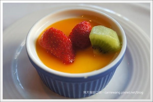 【台中牛排餐廳】金磚極品牛排．商業午餐。祝我自已生日快樂，也大家新年快樂！Happy 2013~ @飛天璇的口袋