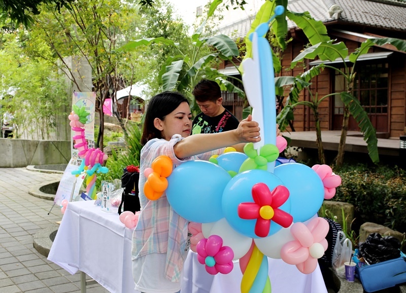 2016台中花都藝術季┃台中旅遊景點：2018花卉博覽會前哨，位於台中文學館，用花朵實踐生活美學，喜迎2018世界花卉博覽會 @飛天璇的口袋
