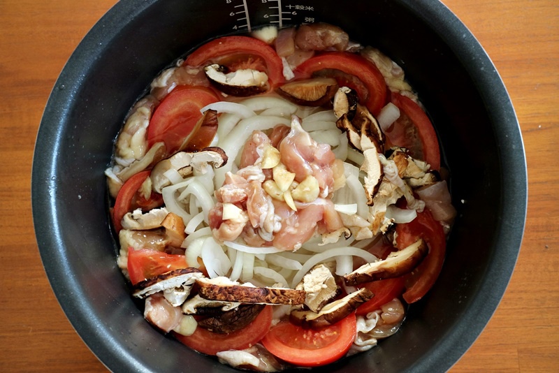 飛利浦雙向智旋IH電子鍋┃居家生活：飛利浦雙向智旋IH電子鍋開箱文 雙向智旋IH加熱技術搭配火紋鍋讓每粒米都能完美呈現，內附鍋巴飯和糙米飯食譜分享 @飛天璇的口袋