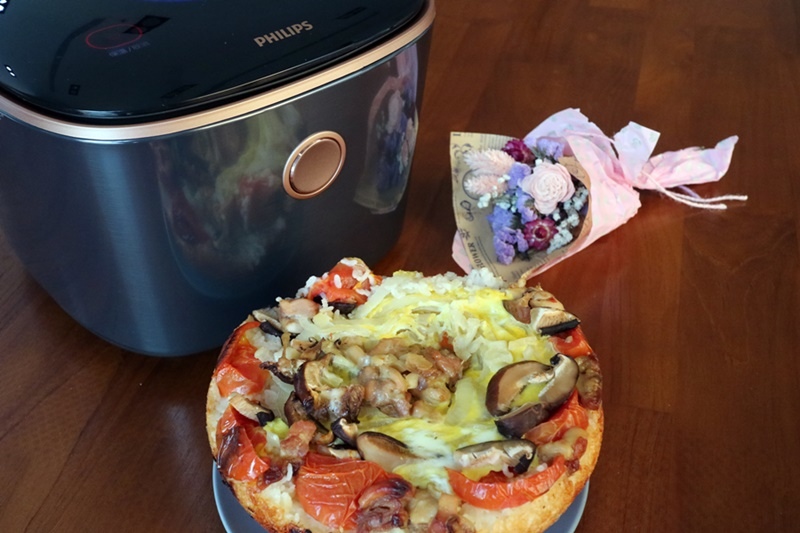 飛利浦雙向智旋IH電子鍋┃居家生活：飛利浦雙向智旋IH電子鍋開箱文 雙向智旋IH加熱技術搭配火紋鍋讓每粒米都能完美呈現，內附鍋巴飯和糙米飯食譜分享 @飛天璇的口袋