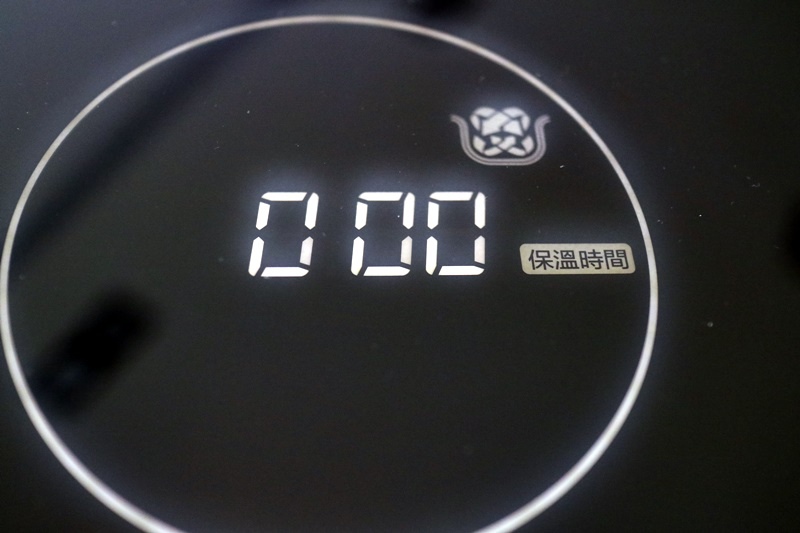 飛利浦雙向智旋IH電子鍋┃居家生活：飛利浦雙向智旋IH電子鍋開箱文 雙向智旋IH加熱技術搭配火紋鍋讓每粒米都能完美呈現，內附鍋巴飯和糙米飯食譜分享 @飛天璇的口袋