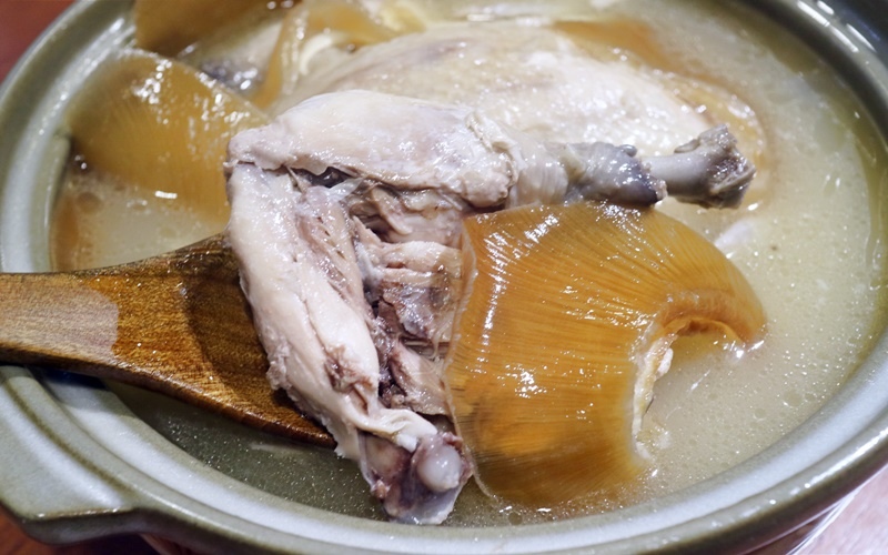 潮港城餐飲集團┃台中南屯美食：潮港城主廚在我家，外帶主廚家庭晚餐，港式點心原盅雞燉翅讓餐桌更豐富 @飛天璇的口袋