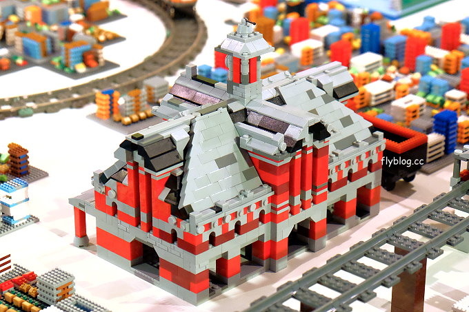 會動的積木特展┃台中旅遊景點：7/1~10/10台中文化創意產業園區展出，台中獨家首座積木微型城市的呈現，等你來親自來體驗 @飛天璇的口袋