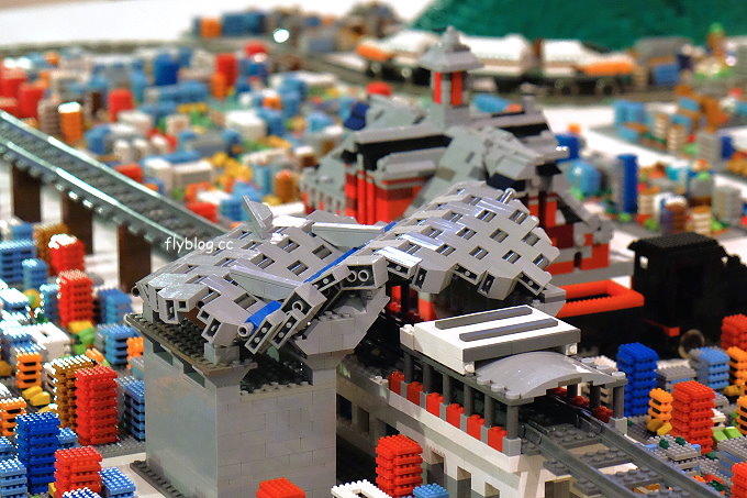 會動的積木特展┃台中旅遊景點：7/1~10/10台中文化創意產業園區展出，台中獨家首座積木微型城市的呈現，等你來親自來體驗 @飛天璇的口袋