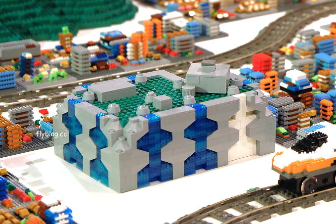 會動的積木特展┃台中旅遊景點：7/1~10/10台中文化創意產業園區展出，台中獨家首座積木微型城市的呈現，等你來親自來體驗 @飛天璇的口袋